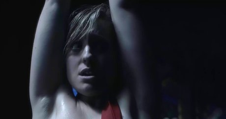 Allison Mack hot star image