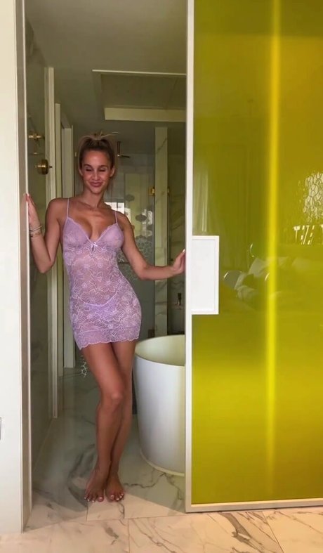 Emily Shak exclusive star img