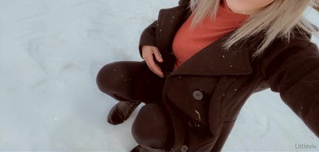 chicks with dicks onlyfans adult img