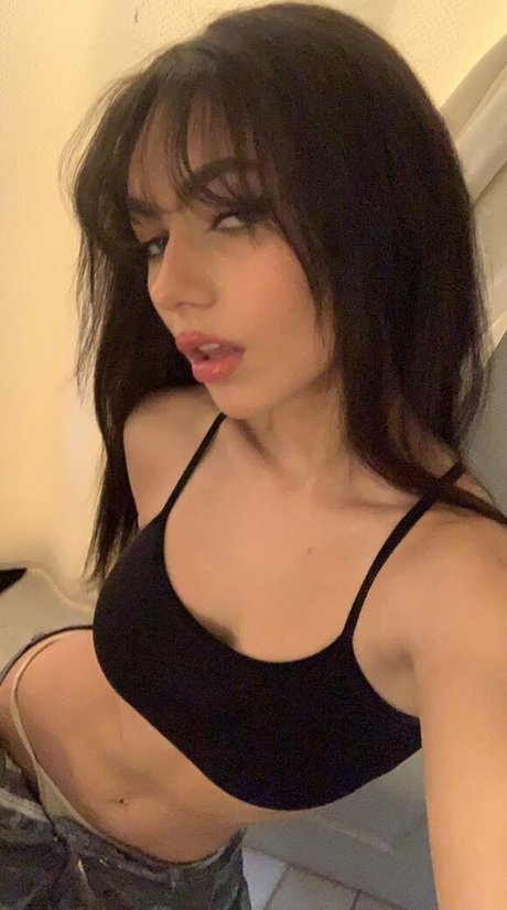 Carly jb pornographic actress image