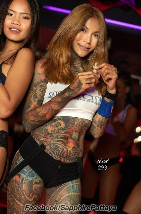 blonde natural onlyfans pornographic image