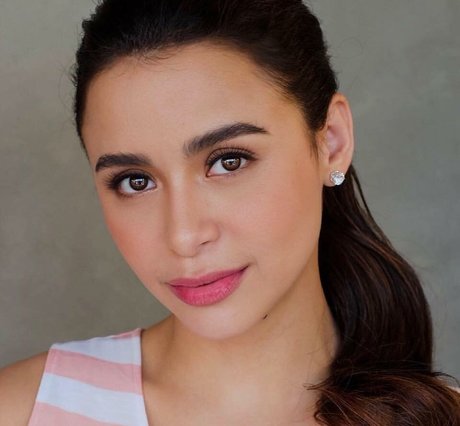 Yassi Pressman hd model images