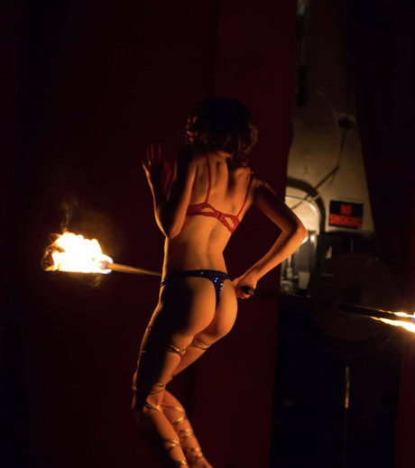 lookonyourlunchbreak sex model pics