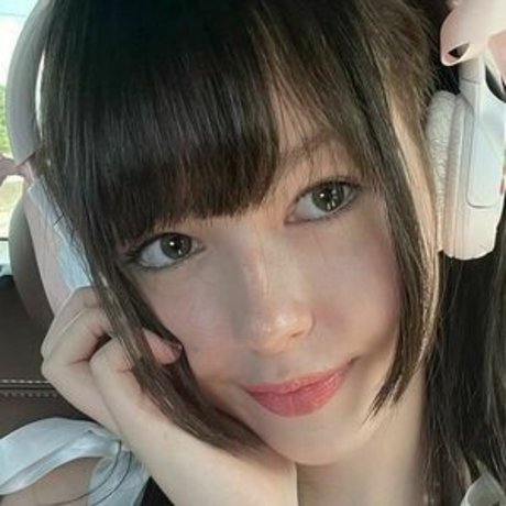 Comunivia pornographic model pic