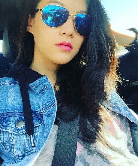 curvy shemale onlyfans free img