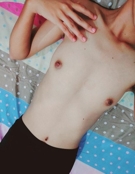 Skinny Lala sexy pornstar image