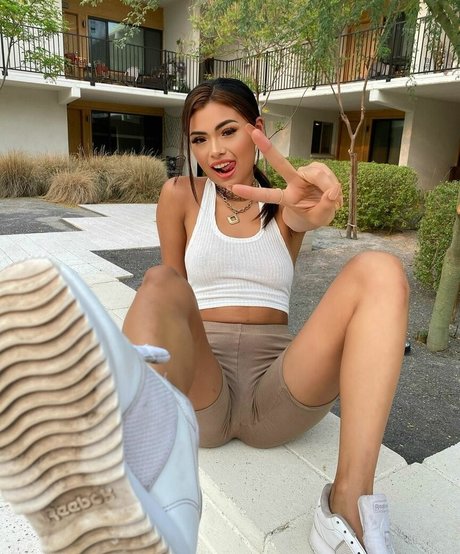 amateur blonde onlyfans pornographic pics