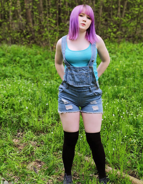 aki puff porn model photo