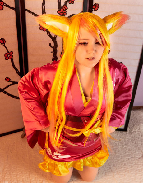 aki puff naked actress archive