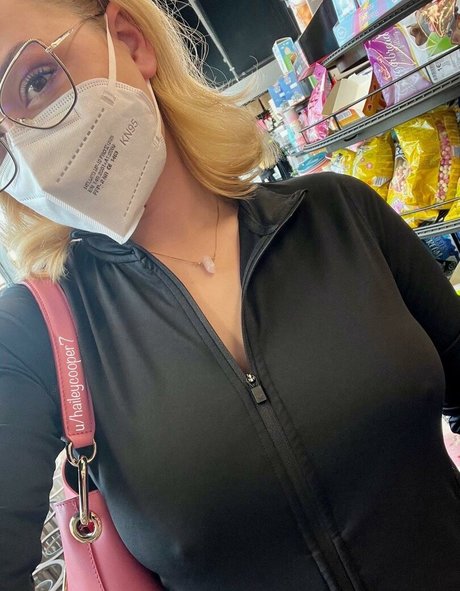 Hailey Cooper xxx model img