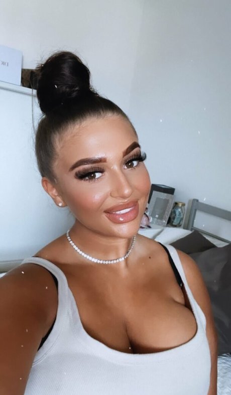 naughtybabeoxo porn actress galleries