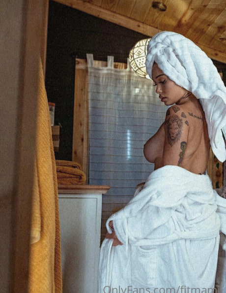 The Fit Mami pretty star image