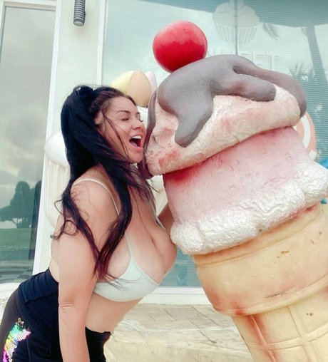 Eclipse babe star pornographic images