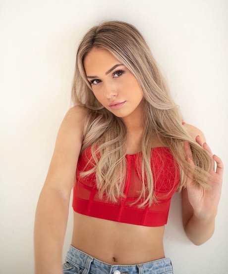 busty mom onlyfans free sexy pictures