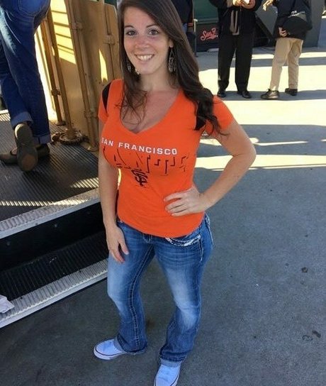 Tittyqueen77 best model pic