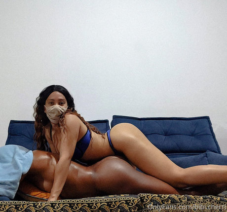 Bibi Cherri star top image