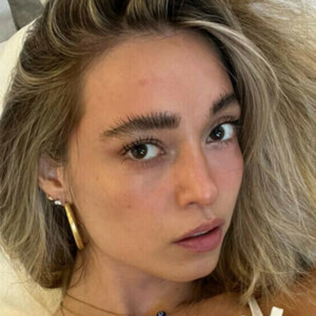 Larissa Schot star erotic pic