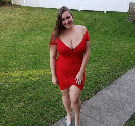 Caityy Cakesss erotic actress pic