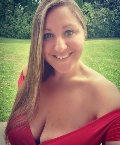 Caityy Cakesss star erotic image