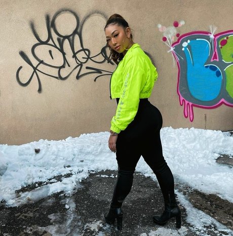 arab thick onlyfans hot nude img