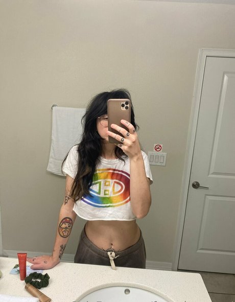 beautiful face onlyfans free naked photo