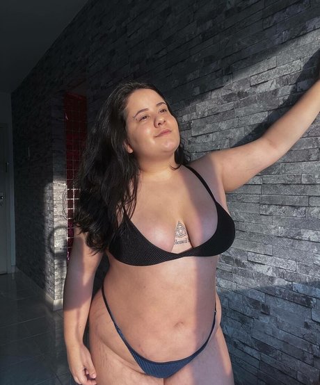 Karol Lannes erotic model images