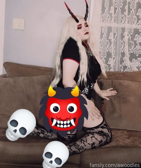 Awodles__exe model erotic pic