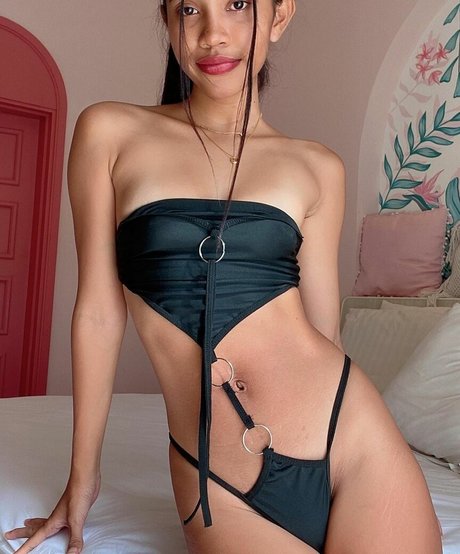 20 years old onlyfans adult picture