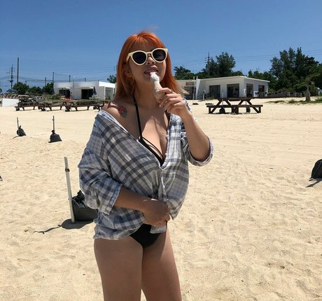 Chen adult model gallery