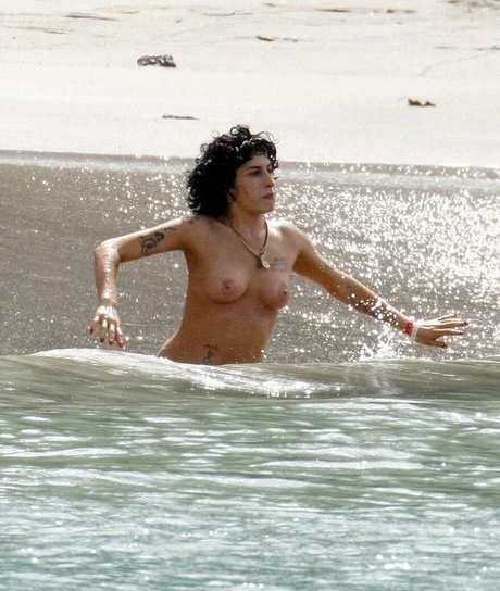 Amy Winehouse erotic model image