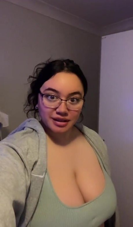 Carragh Mahuika star free gallery