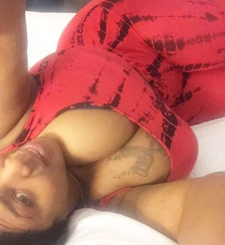 black hair onlyfans pretty photo