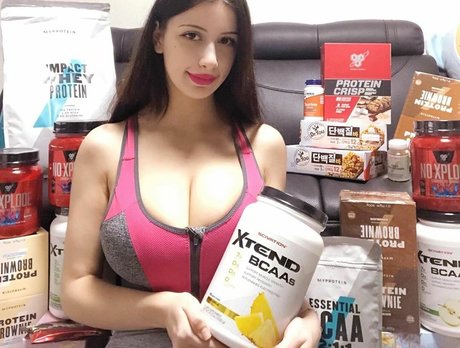 Gym Couple hot star archive