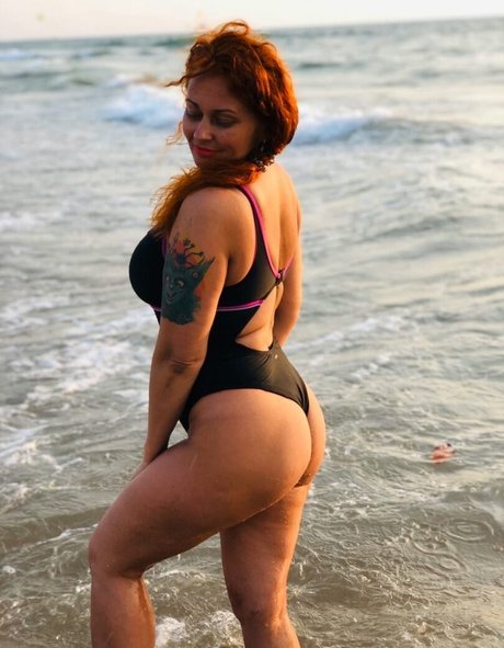 eating onlyfans naked pic