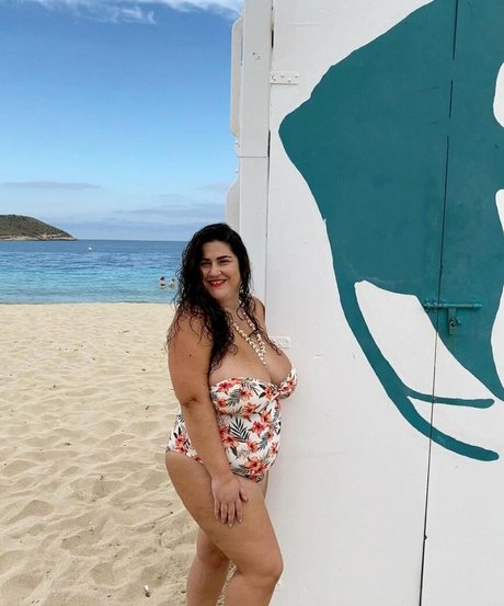 Caliope exclusive model gallery