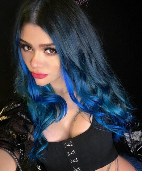 Giuliana Capitani nice model gallery