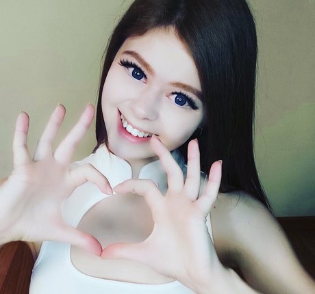 chubby mom onlyfans pornographic image