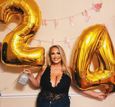 beach blowjob onlyfans naked image