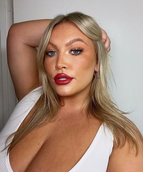 Hayden Buchko nude model img