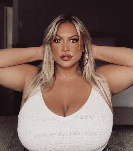 Hayden Buchko nude actress picture