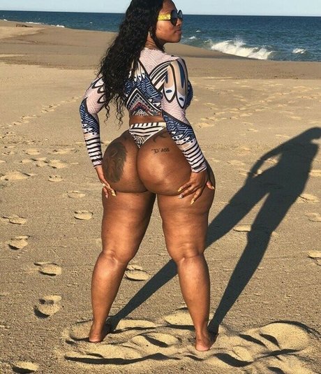 Cherokee D Ass model pics