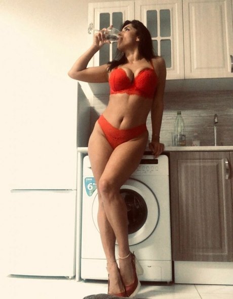 asian brunette onlyfans free naked picture