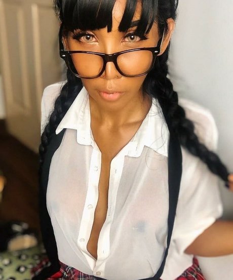 Ladyboy Shasha top actress gallery