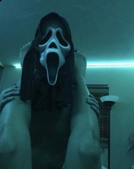 Mina Sin nude actress pic