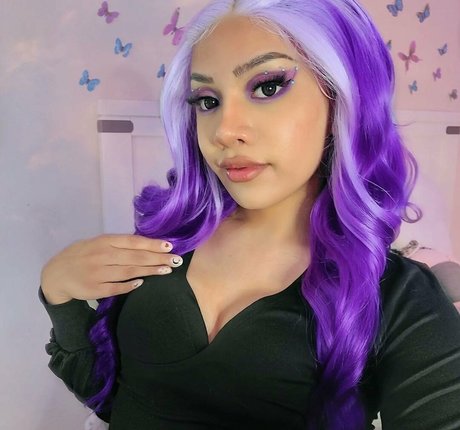 Mina Sin star art pic