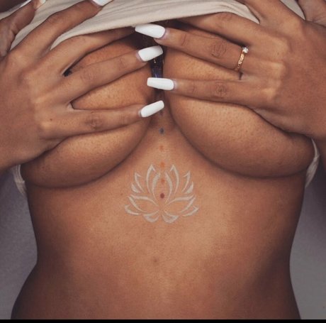 Giana Malise pretty pornstar picture