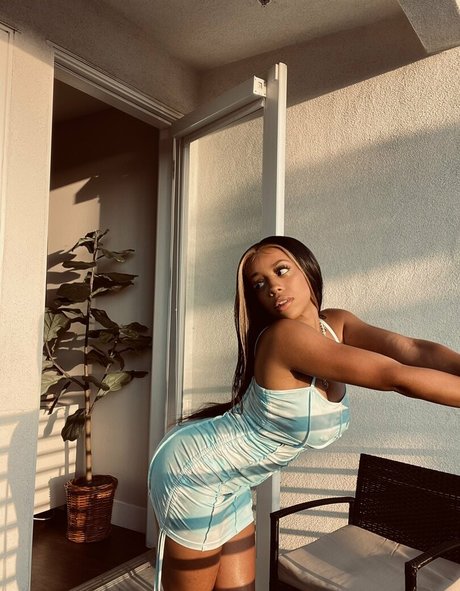 Giana Malise sexy actress pic