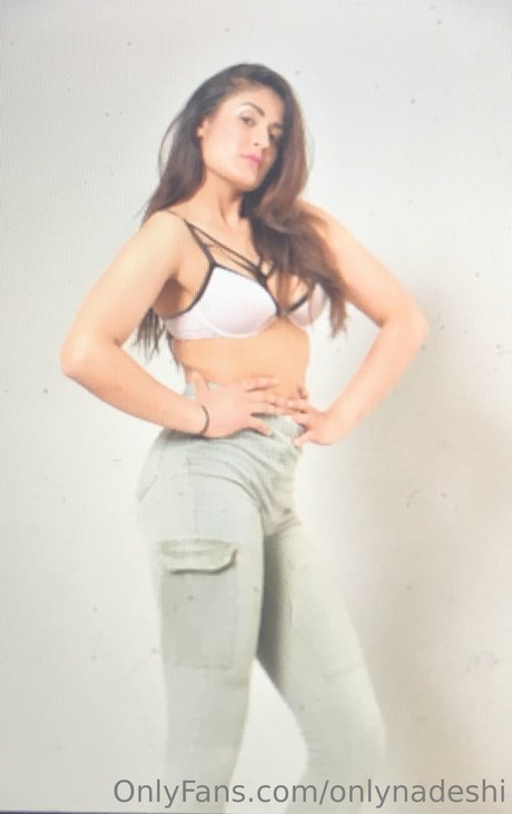 Nadeshi Hopkins model erotic pic