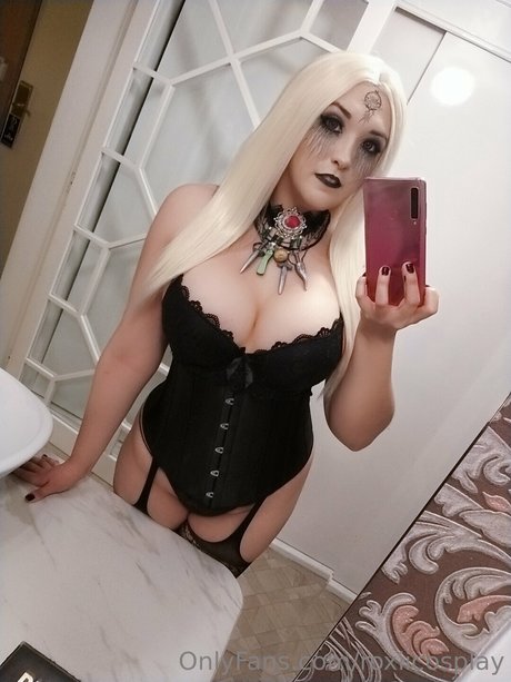 Roxii Cosplay pornstar nudes pictures