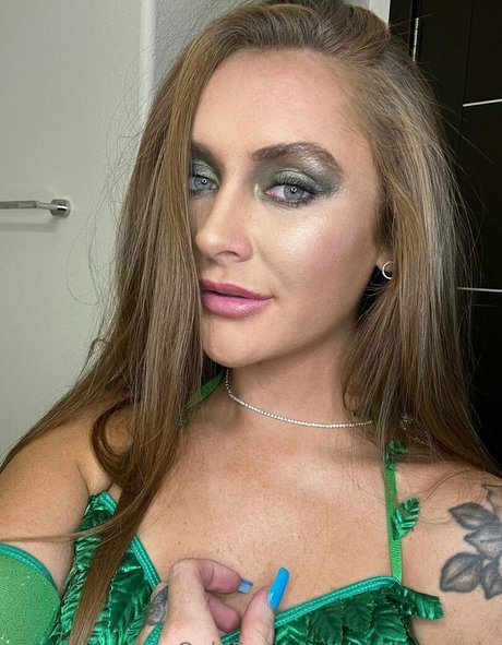 asian influencer onlyfans hot sexy photo